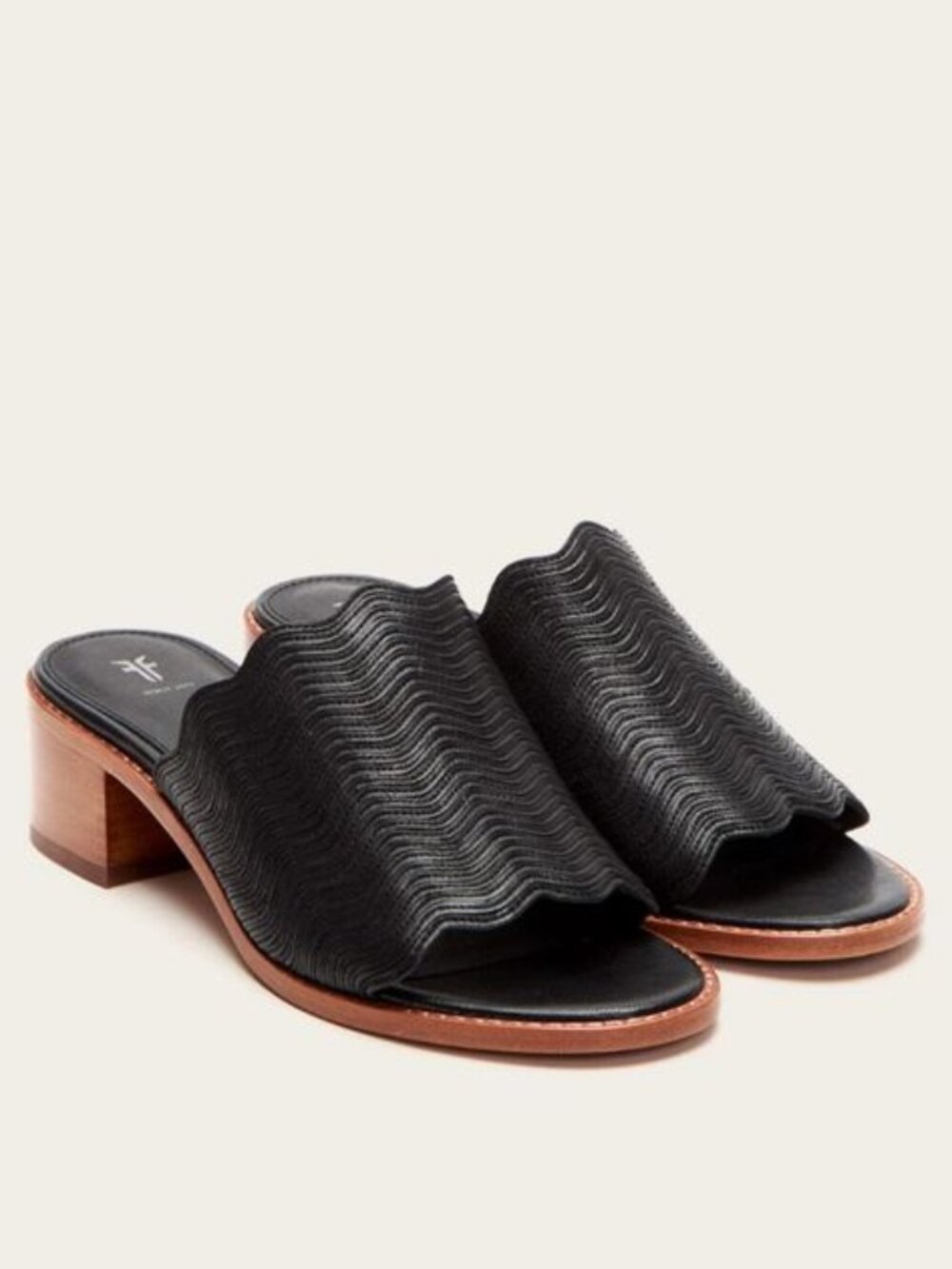 FRYE Cindy Black Leather Wave Sandals Size 10 w/Box
